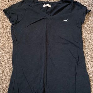 7 Hollister v neck T-shirt’s